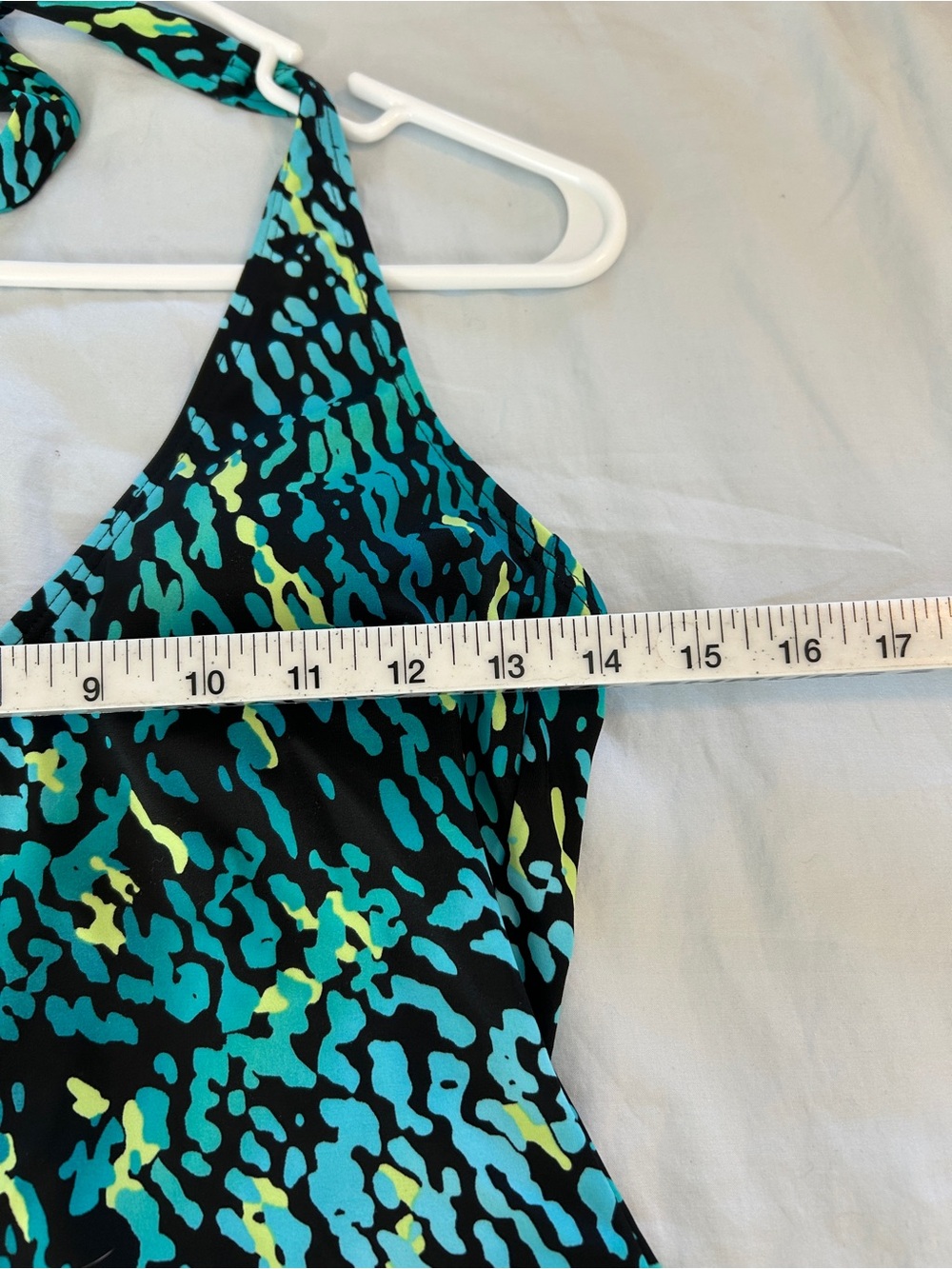 St John’s Bay swim top - Picture 4 of 5